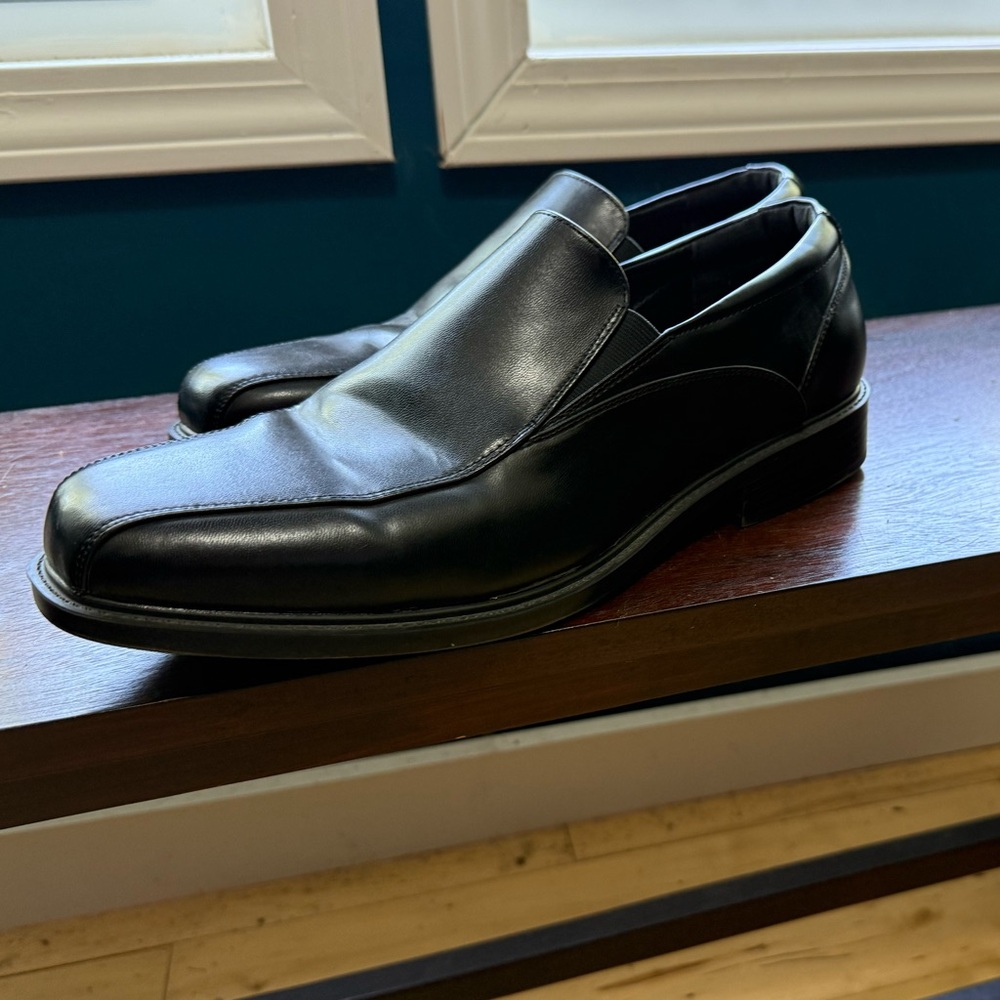 Kohl's Black Leather Slip-On Loafers Classic Design 12 Wide